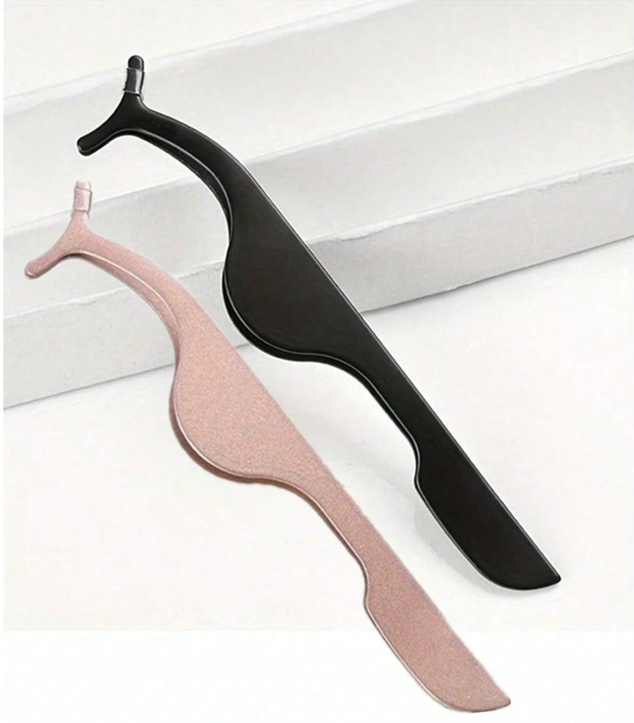 Professional Curved Eyelash Tweezer