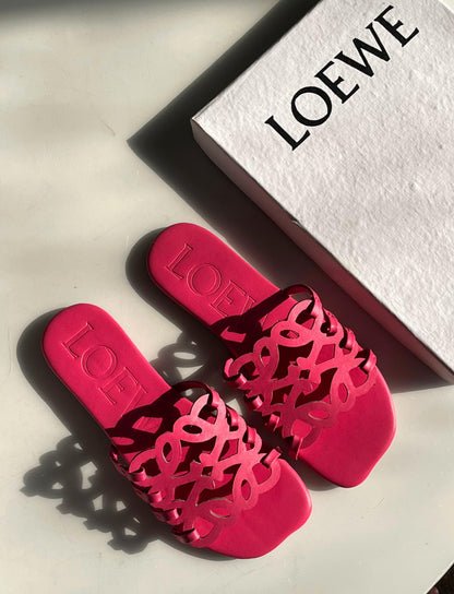 Loewe - Petal Anagram slide