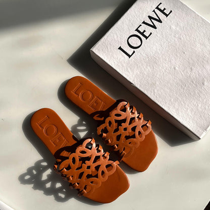 Loewe - Petal Anagram slide