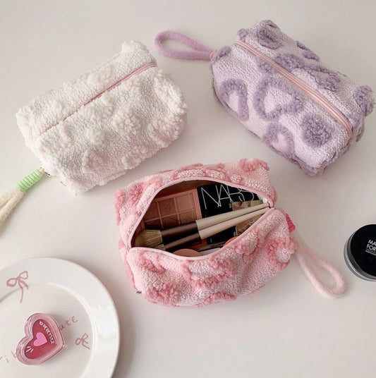 Heart-Shaped Large Capacity pouch - Organizer